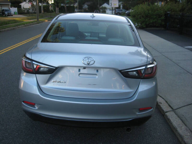 2019 Toyota Yaris L L 4dr Sedan 6A - Image 6