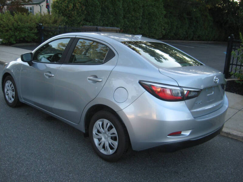 2019 Toyota Yaris L L 4dr Sedan 6A - Image 7