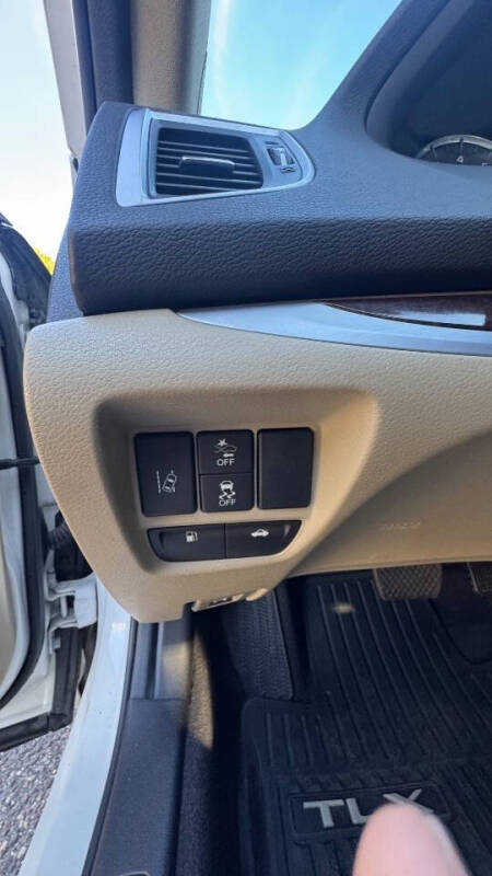 2020 Acura TLX 4dr - Image 12