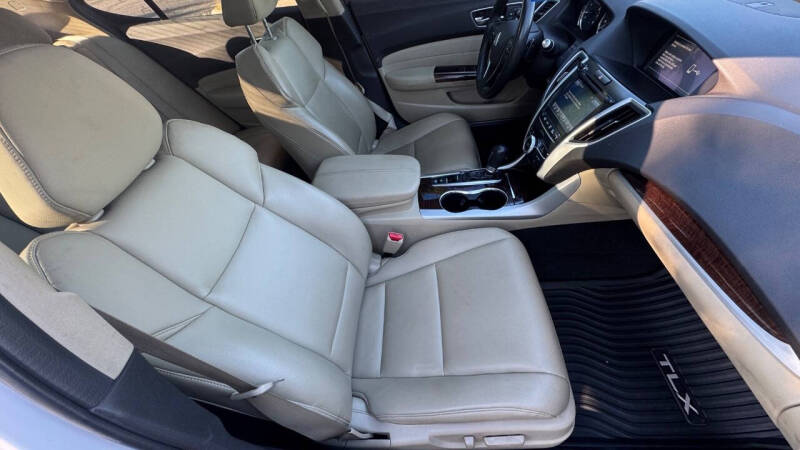 2020 Acura TLX 4dr - Image 18