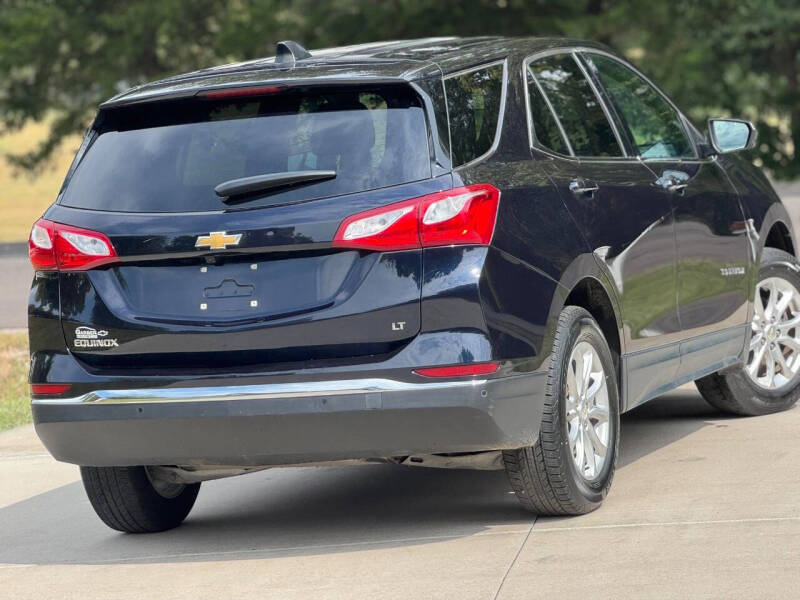 2020 Chevrolet Equinox LT - Image 2
