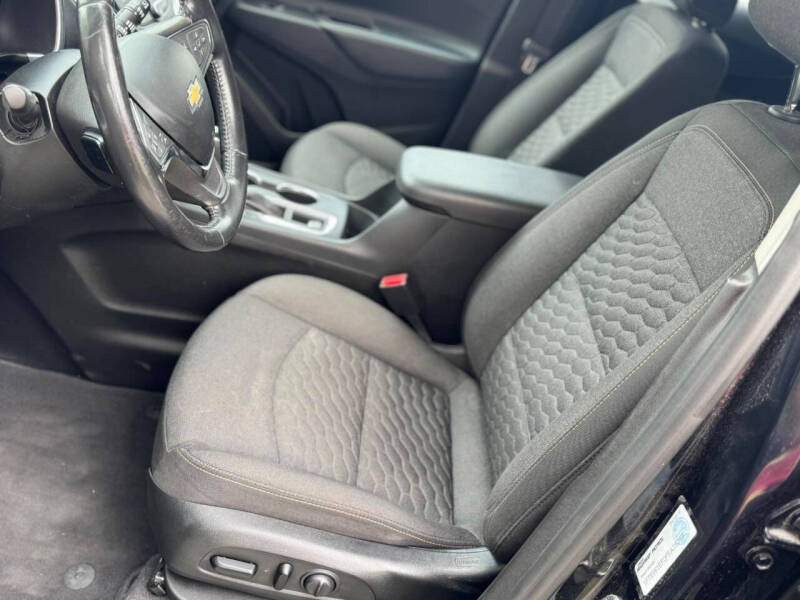 2020 Chevrolet Equinox LT - Image 3