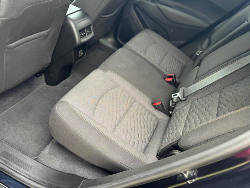 2020 Chevrolet Equinox LT - Image 10