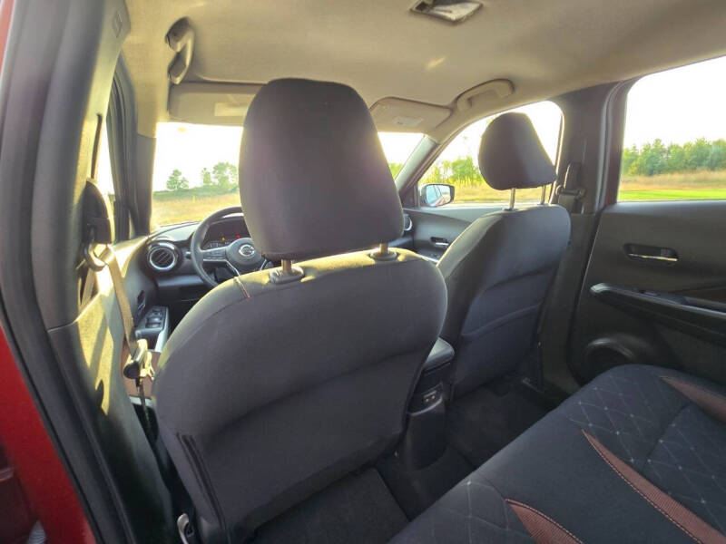 2020 Nissan Kicks SR - Image 16