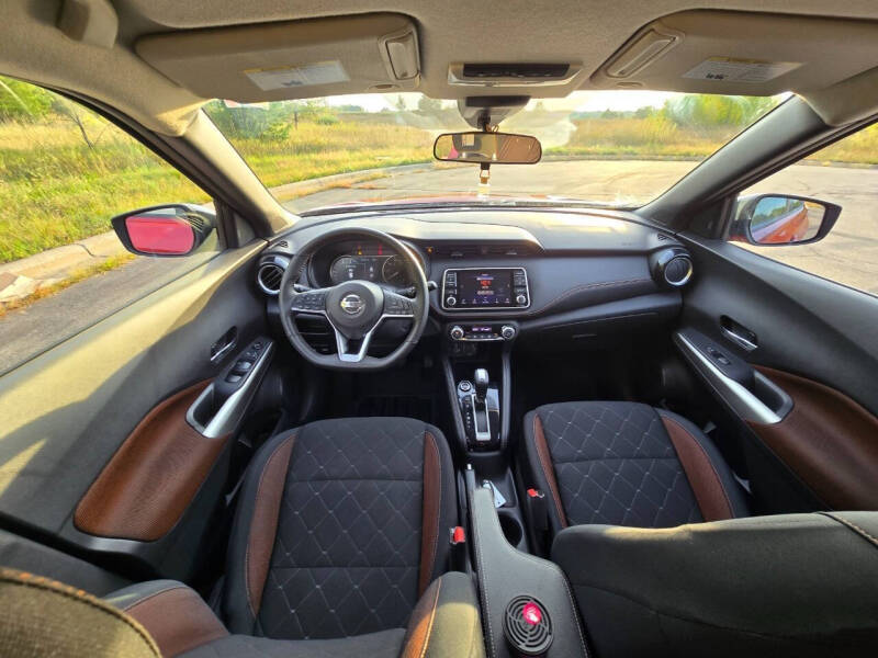 2020 Nissan Kicks SR - Image 17