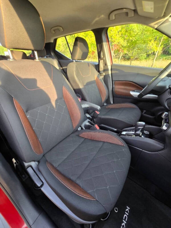 2020 Nissan Kicks SR - Image 22