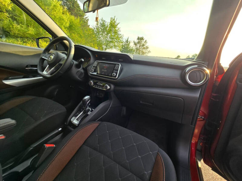 2020 Nissan Kicks SR - Image 23