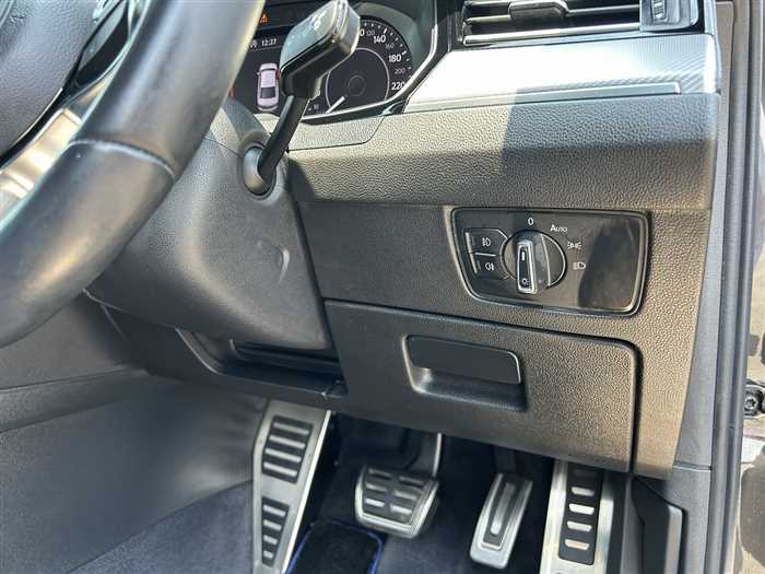 2019 Volkswagen Passat - Image 10