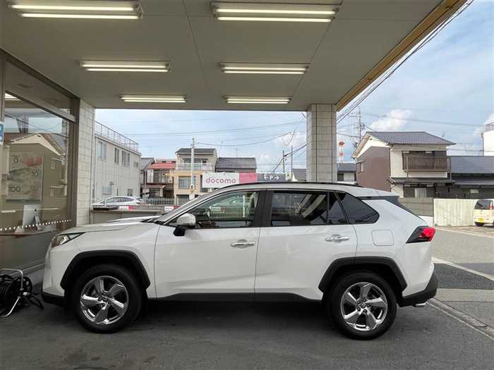 2020 Toyota RAV4 - Image 4