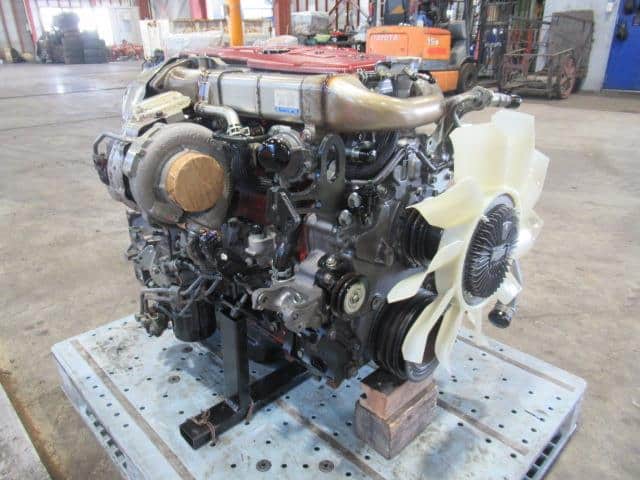 HINO DUTRO NO4C-UN Engine - Image 2