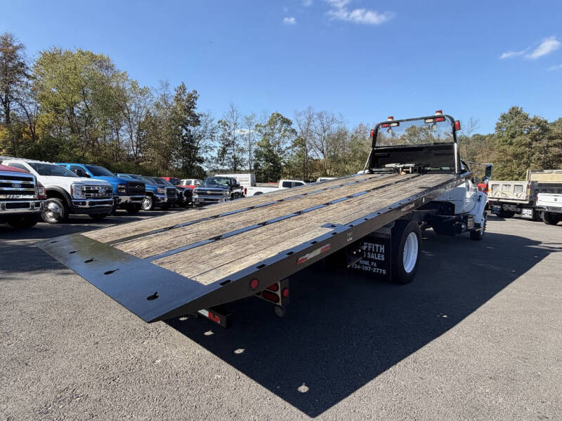 2013 Ford F-750 Super Duty Regular Cab Rollback - Image 16