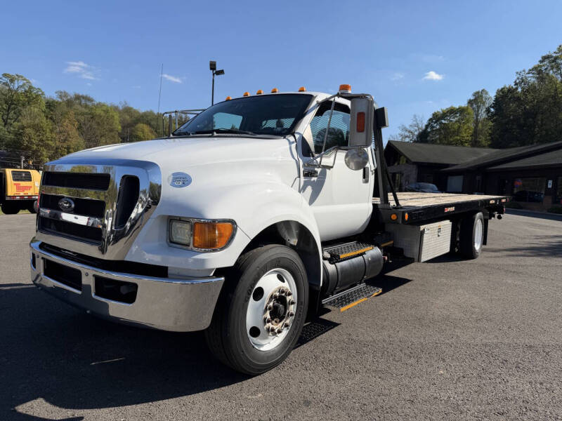 2013 Ford F-750 Super Duty Regular Cab Rollback - Image 20