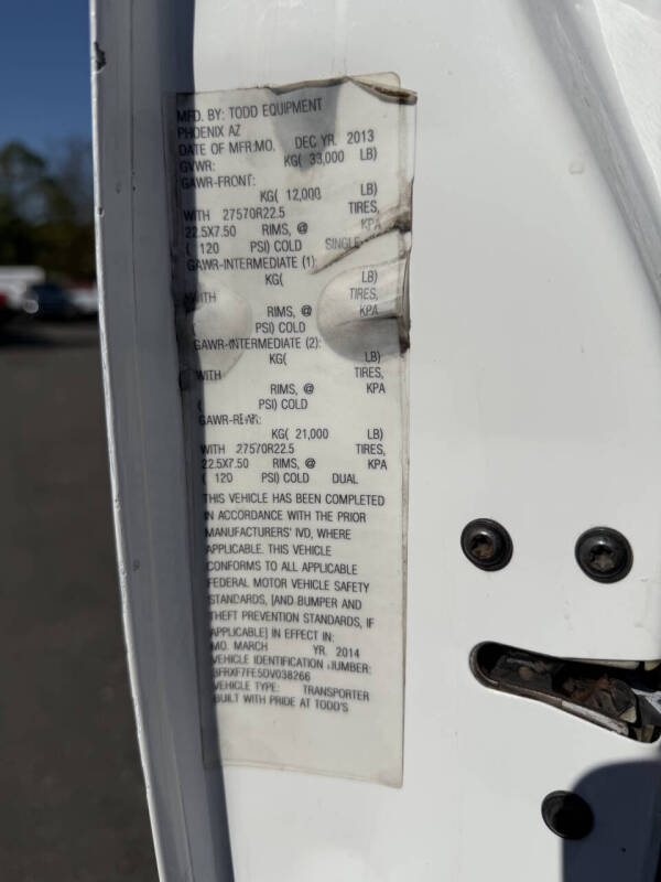 2013 Ford F-750 Super Duty Regular Cab Rollback - Image 25