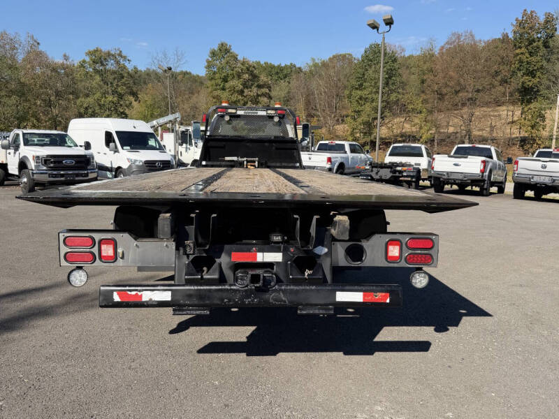2013 Ford F-750 Super Duty Regular Cab Rollback - Image 4