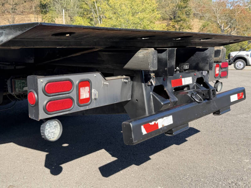 2013 Ford F-750 Super Duty Regular Cab Rollback - Image 5