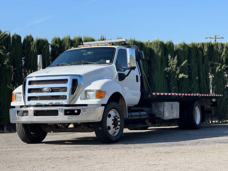 2015 Ford F-750 Super Duty 4X2 2dr Regular Cab 146-281 in. WB
