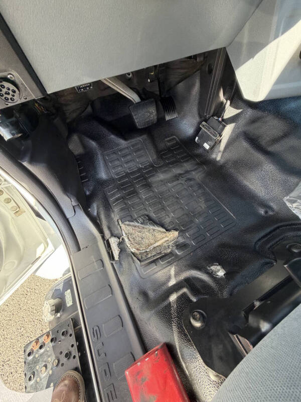 2013 Ford F-750 Super Duty Regular Cab Rollback - Image 46
