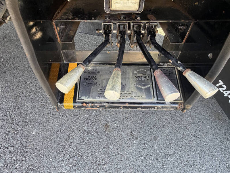 2013 Ford F-750 Super Duty Regular Cab Rollback - Image 8