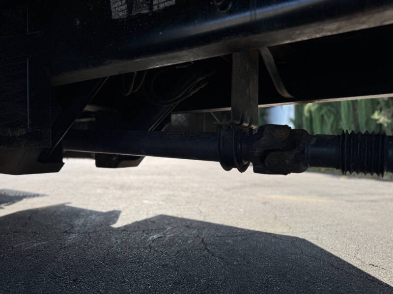 2015 Ford F-750 Super Duty 4X2 2dr Regular Cab 146-281 in. WB - Image 16