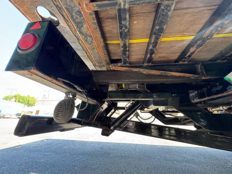 2015 Ford F-750 Super Duty 4X2 2dr Regular Cab 146-281 in. WB - Image 26