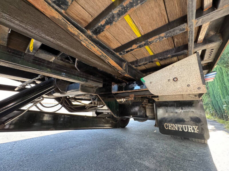 2015 Ford F-750 Super Duty 4X2 2dr Regular Cab 146-281 in. WB - Image 27