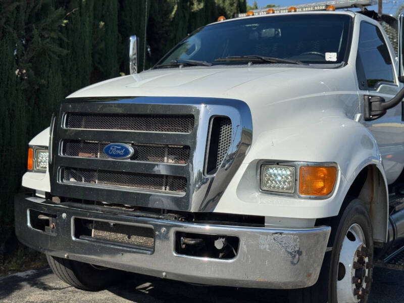 2015 Ford F-750 Super Duty 4X2 2dr Regular Cab 146-281 in. WB - Image 37