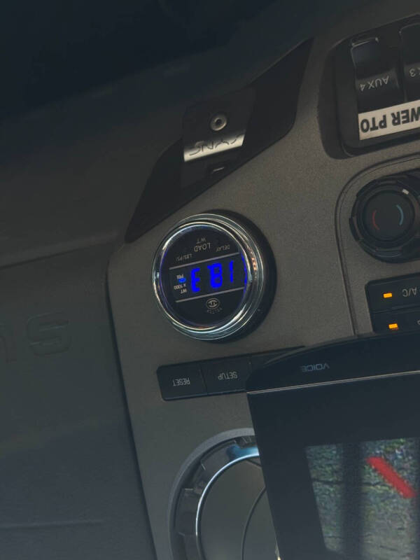 2015 Ford F-750 Super Duty 4X2 2dr Regular Cab 146-281 in. WB - Image 50