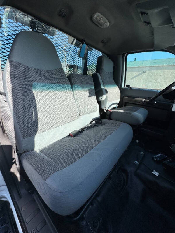 2015 Ford F-750 Super Duty 4X2 2dr Regular Cab 146-281 in. WB - Image 54