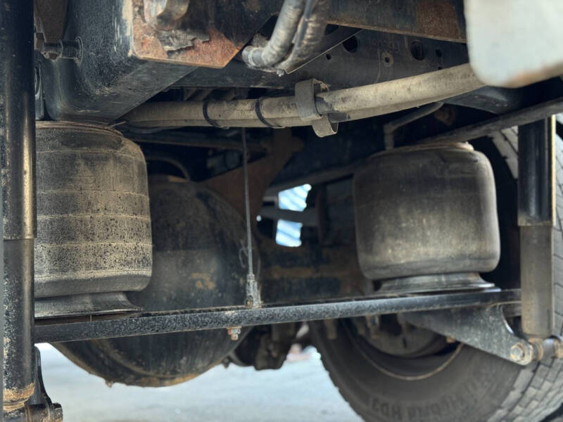 2015 Ford F-750 Super Duty 4X2 2dr Regular Cab 146-281 in. WB - Image 61