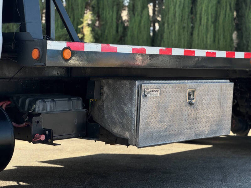 2015 Ford F-750 Super Duty 4X2 2dr Regular Cab 146-281 in. WB - Image 10