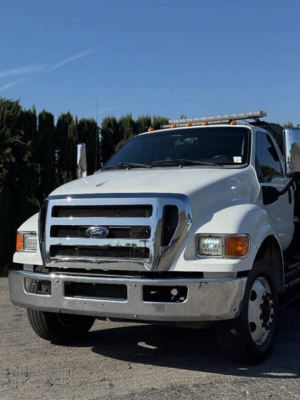 2015 Ford F-750 Super Duty 4X2 2dr Regular Cab 146-281 in. WB - Image 62