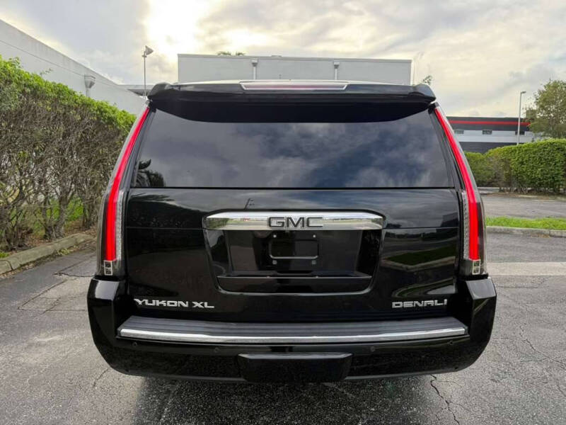 2016 GMC Yukon XL Denali - Image 6