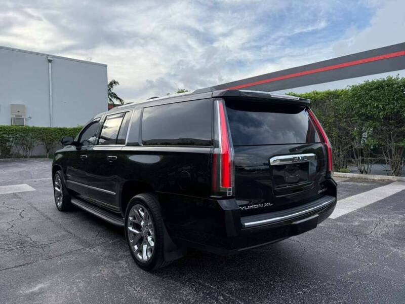 2016 GMC Yukon XL Denali - Image 8