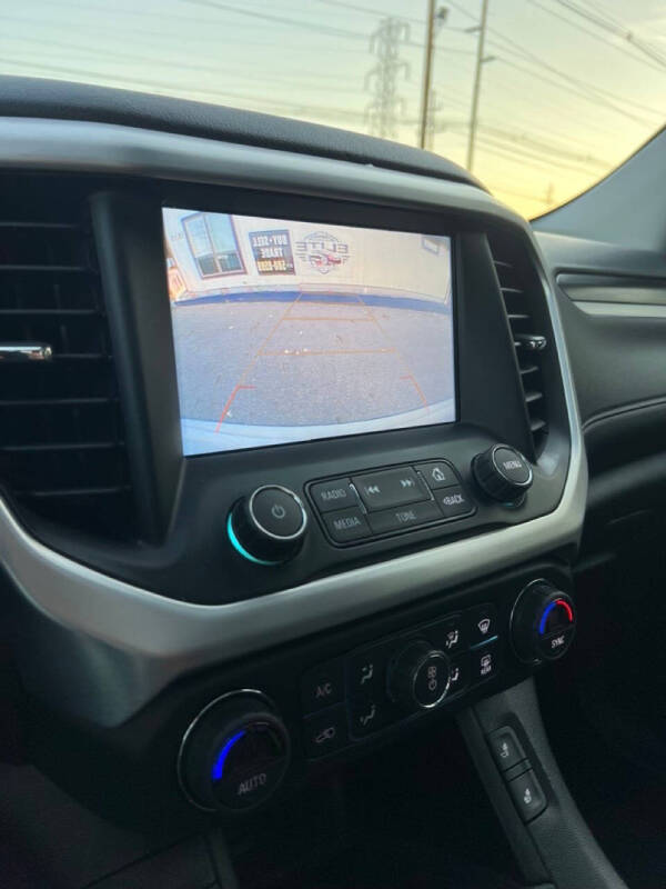 2019 GMC Acadia SLT-1 - Image 35