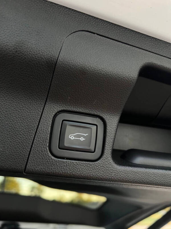 2019 GMC Acadia SLT-1 - Image 38
