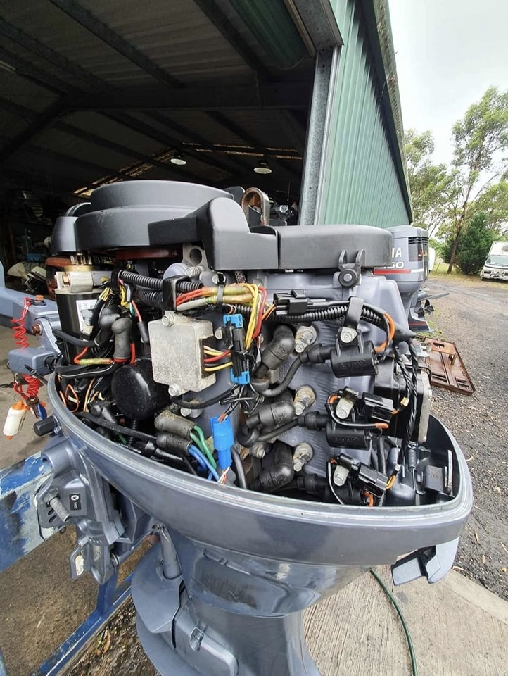 40hp yamaha 4 stroke outboard motor - Image 4