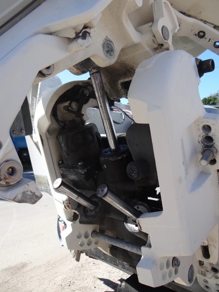 2009 BRP Evinrude 115 HP ETEC E-TEC 2-Stroke 25 Outboard Motor - Image 6