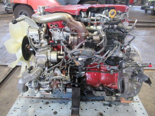 HINO DUTRO NO4C-UN Engine - Image 8