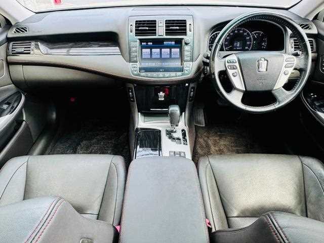 Toyota Crown 2012 - Image 4