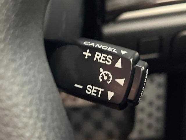 Toyota Crown 2016 - Image 8