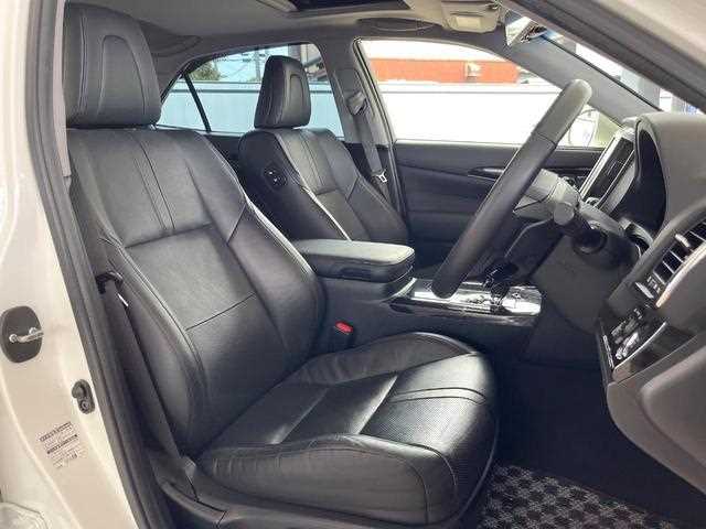 Toyota Crown 2016 - Image 9