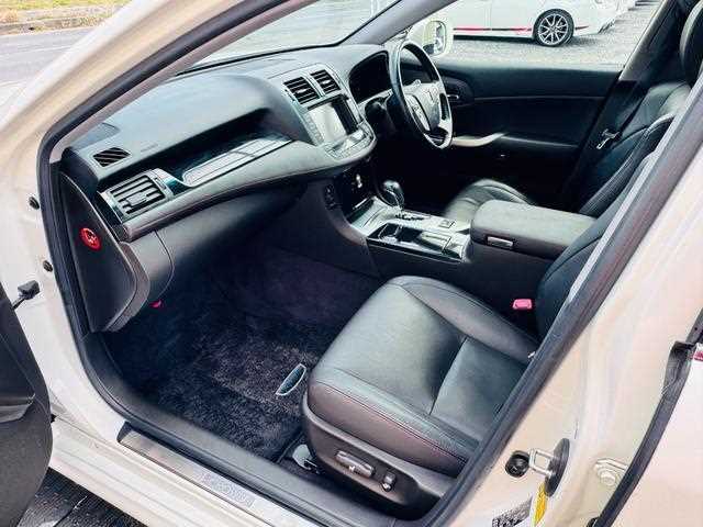 Toyota Crown 2012 - Image 14