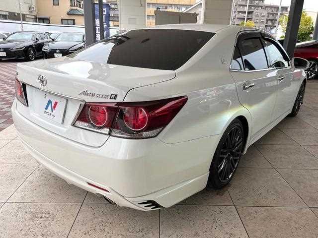 Toyota Crown 2016 - Image 17