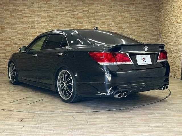 Toyota Crown 2013 G - Image 17