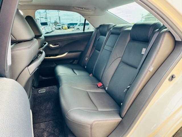 Toyota Crown 2012 - Image 19