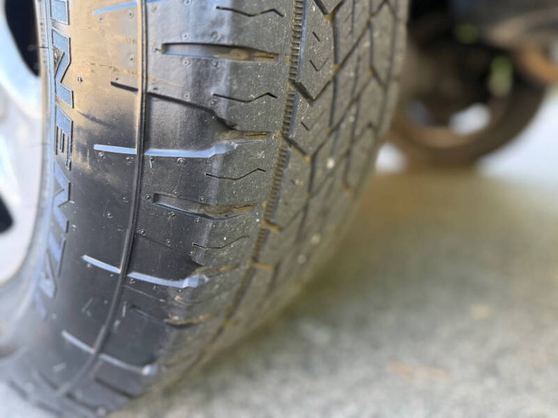 2011 Toyota Tundra Grade - Image 19