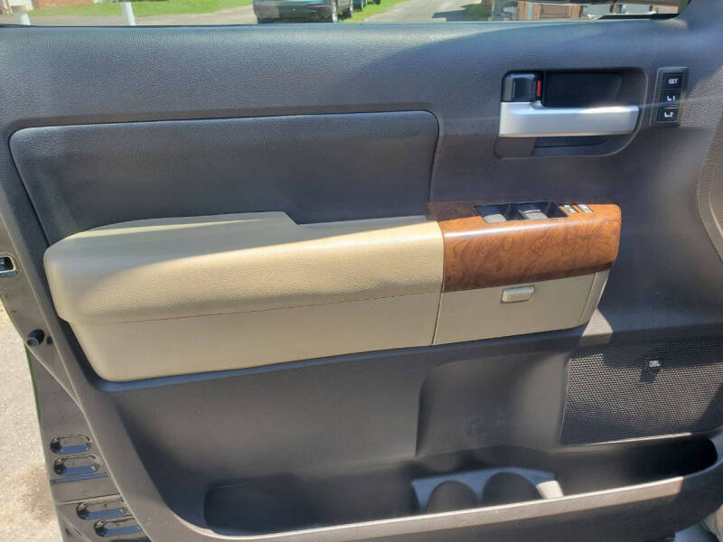 2011 Toyota Tundra Limited - Image 11