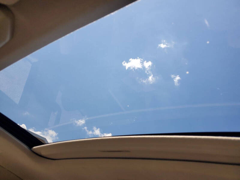 2011 Toyota Tundra Limited - Image 13