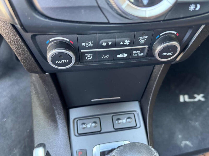 2019 Acura ILX w/Tech - Image 12