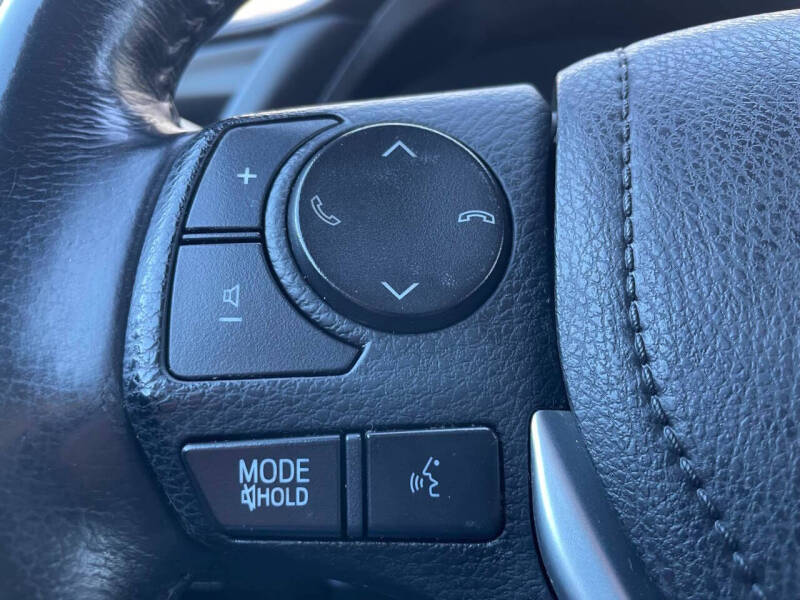 2018 Toyota Corolla SE - Image 13